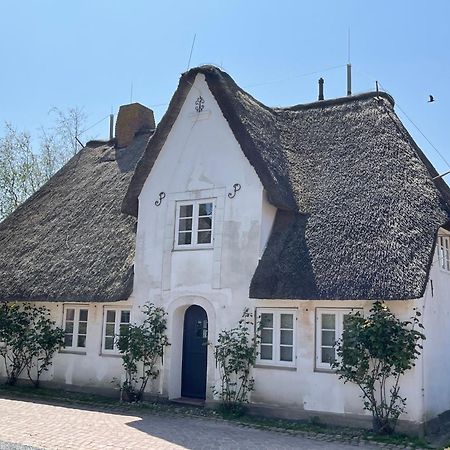 Kapitaenshaus Von 1712 - Neu Saniert Apartment นีบลูม ภายนอก รูปภาพ