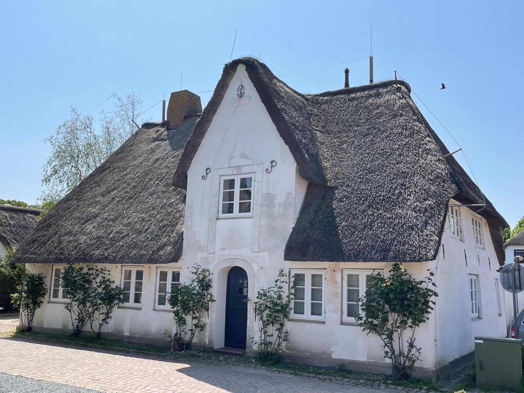 Kapitaenshaus Von 1712 - Neu Saniert Apartment นีบลูม ภายนอก รูปภาพ